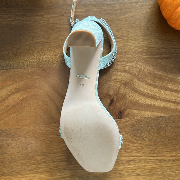 NIB Badgley Mischka Teal Blue Crystal Heels size 10 - Picture 5 of 9